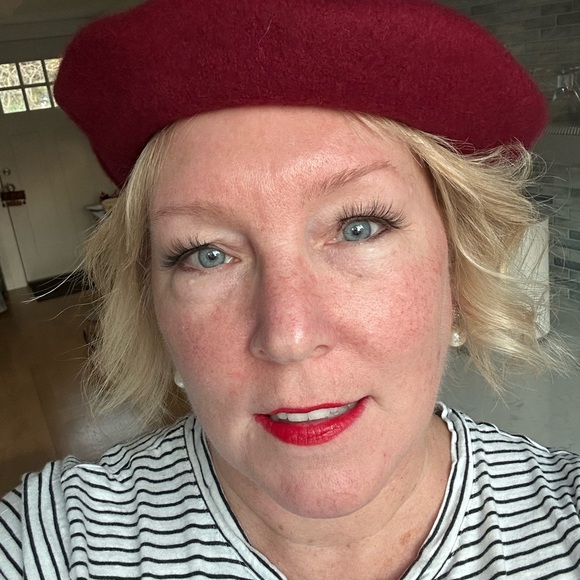 Meet your Posher, Maureen - Picture 2 of 2